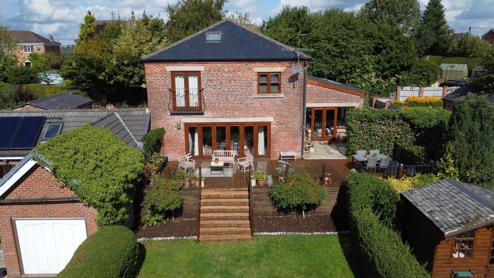5 bed property in The Square, Preston